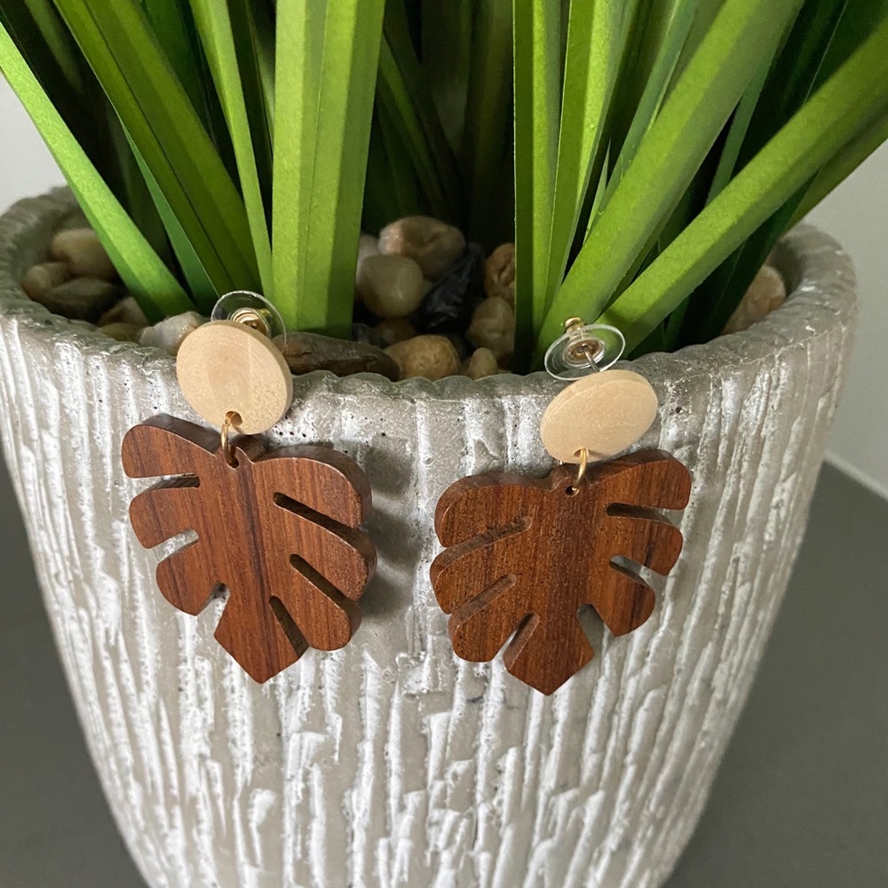 Wooden Palm Leaf Earrings - Picture 2 of 3